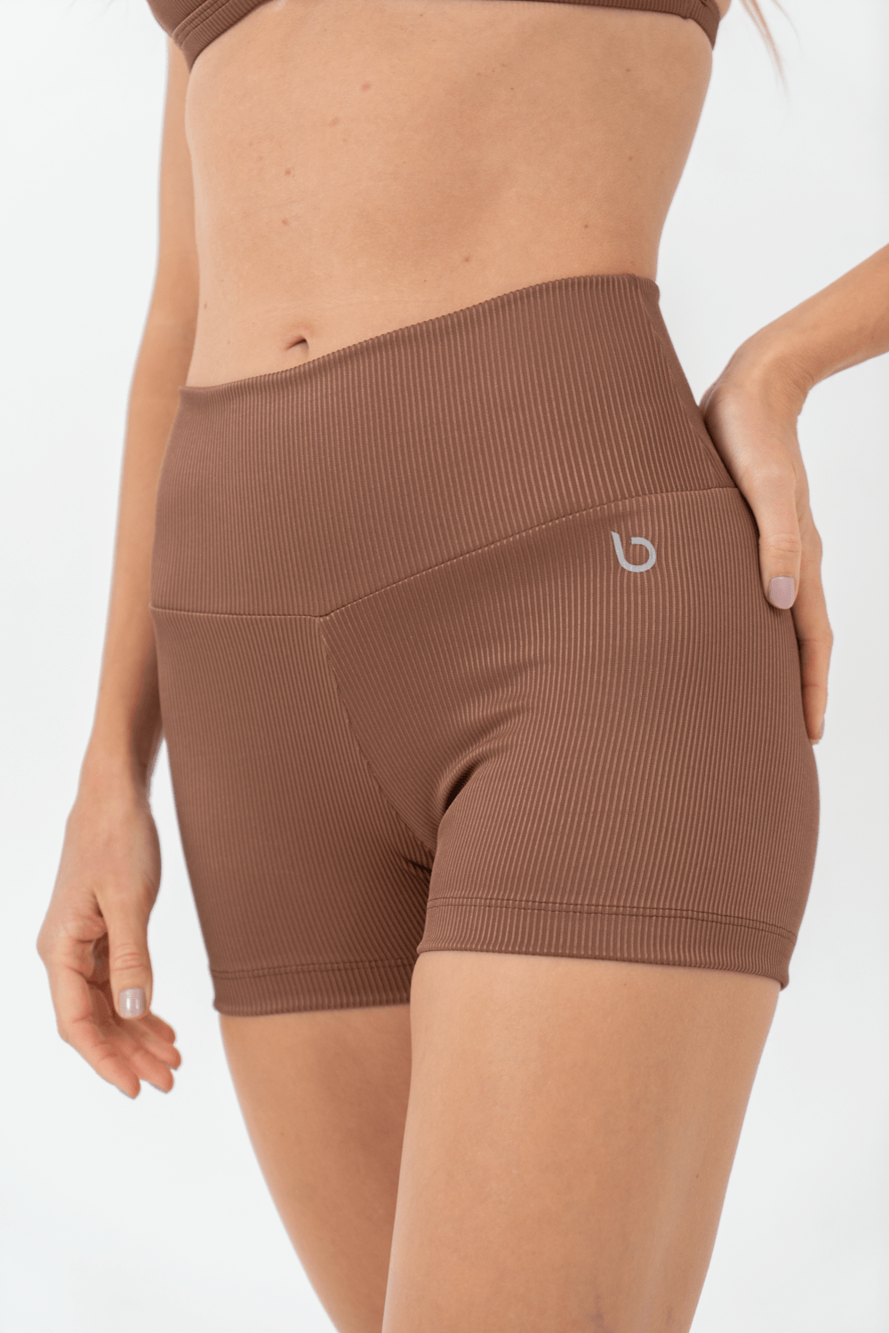 SHORT FITNESS AURA MARROM CHARUTO/CANELADO