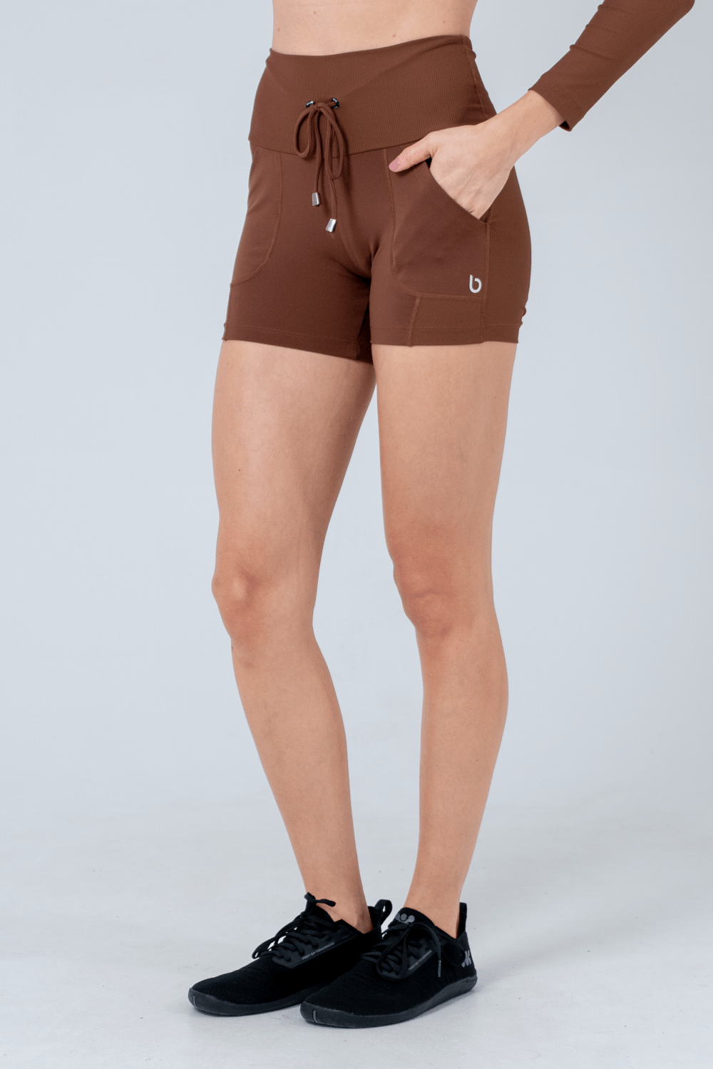 SHORT FITNESS NAGOYA MARROM CHARUTO/CANELADO